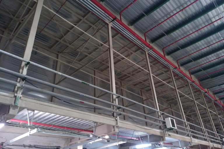travaux-de-flocage-et-detancheite-batiment-logistique