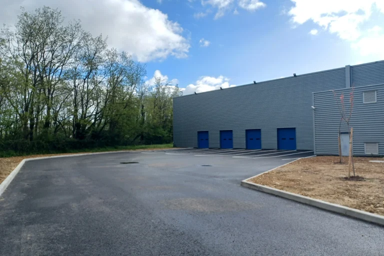 Vue extérieure de l’entrepôt logistique rénové
