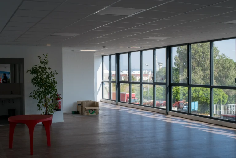 Aménagement du plateau de bureau logistique