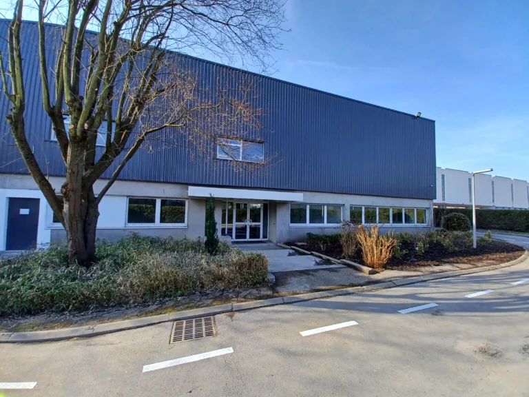 Rénovation de la façade extérieure du bâtiment logistique